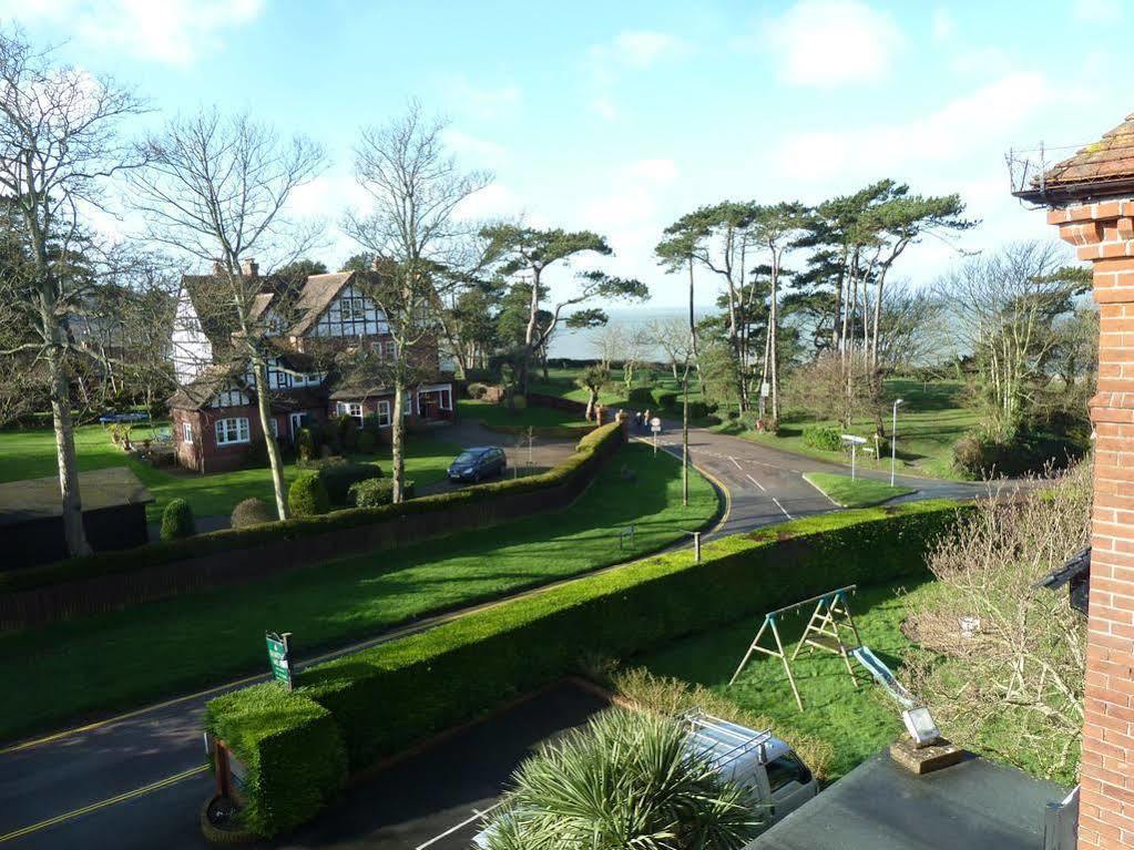 Sentry Mead Hotel Totland Exterior foto