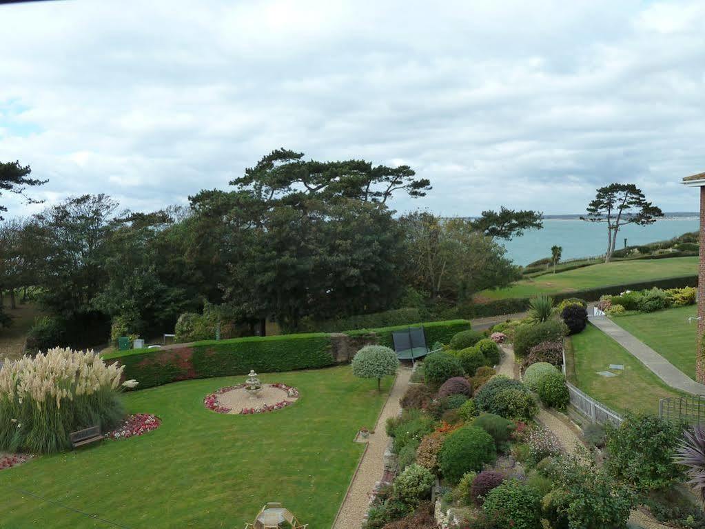 Sentry Mead Hotel Totland Exterior foto
