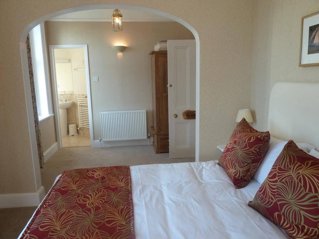 Sentry Mead Hotel Totland Exterior foto